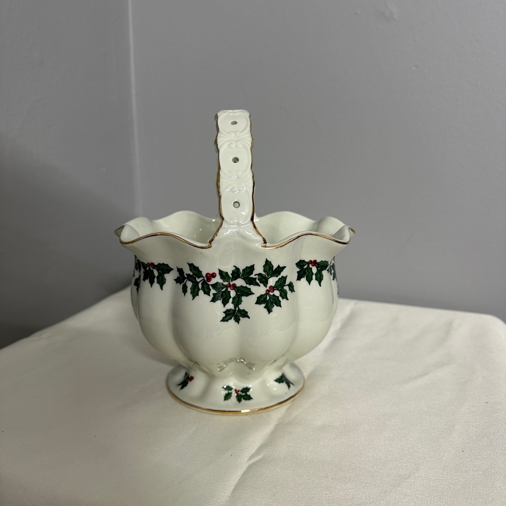 Madison & Max @ Home Porcelain Christmas Basket Holly & Berries w/ Gold Trim